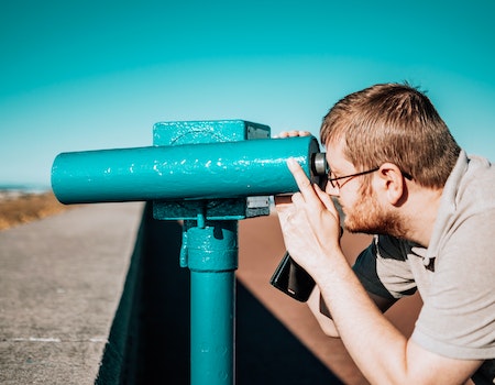 How to Understand View Range of Binoculars