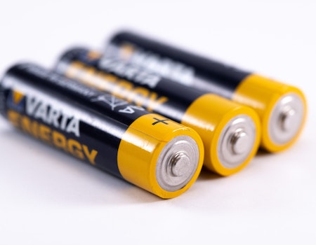 How to Put Batteries in Levenhuk Binoculars