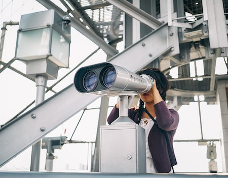 How to Choose Powerful Binoculars